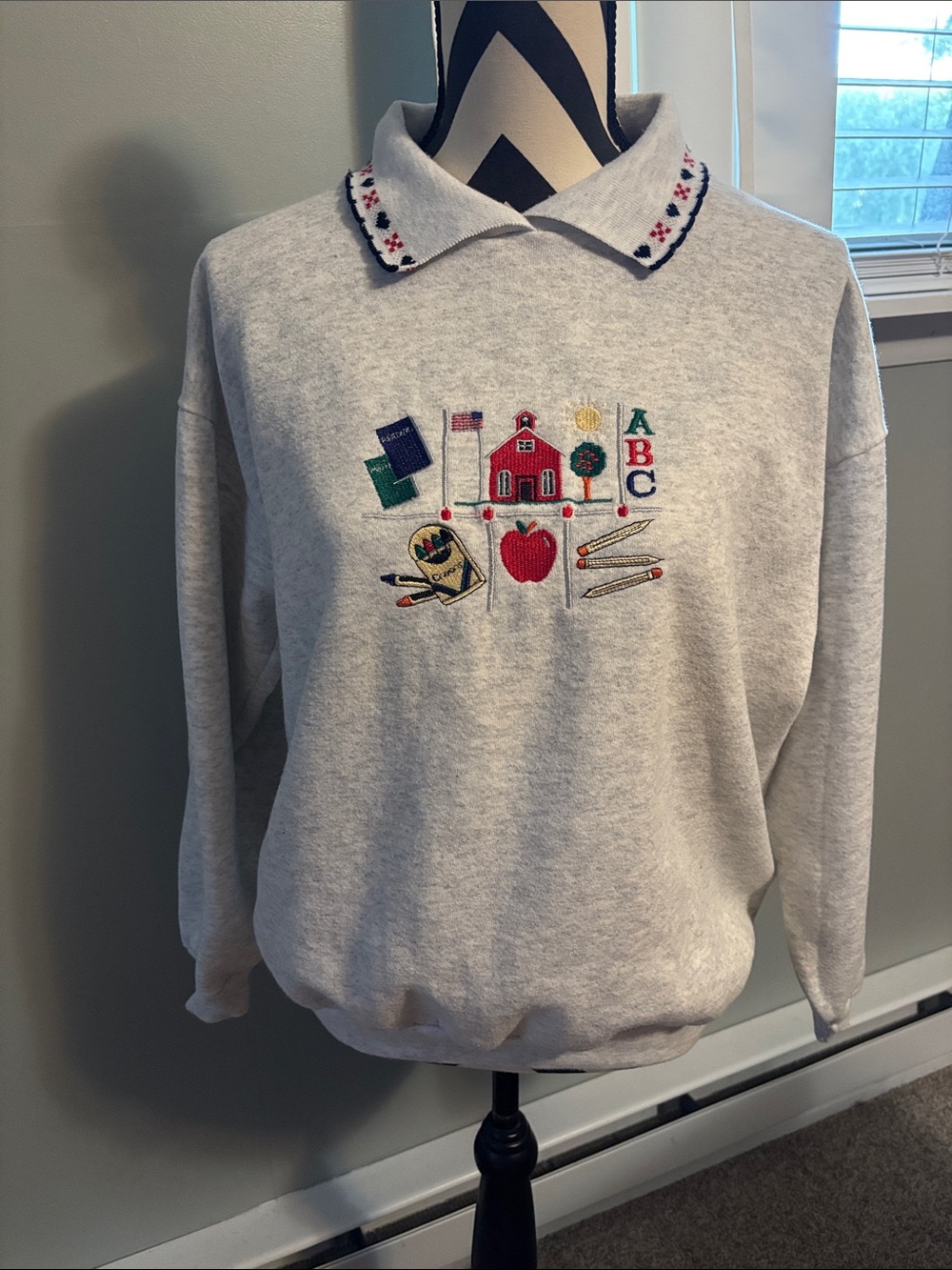 Vintage 90s Teacher Collared Embroidered Crewneck Sweatshirt- size large